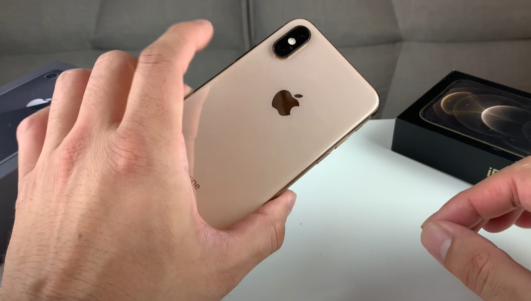 Selling iPhone Xs